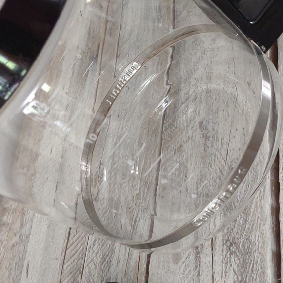 CUISINART 12 Cup Coffee Pot - Picture 4 of 7